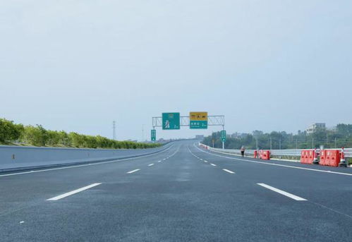 通車(chē)倒計(jì)時(shí) 粵西這條高速公路路面工程已完工